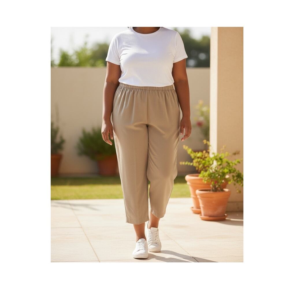 Dressbarn Woman Tan Pull‑On Capri Pants – Size 22W